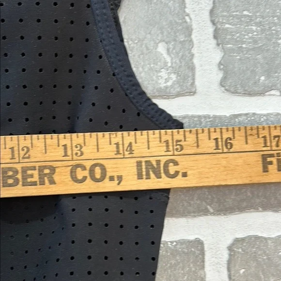 Vitamin A Black Muscle Tee Crop Top Swimwear - Picture 4 of 5